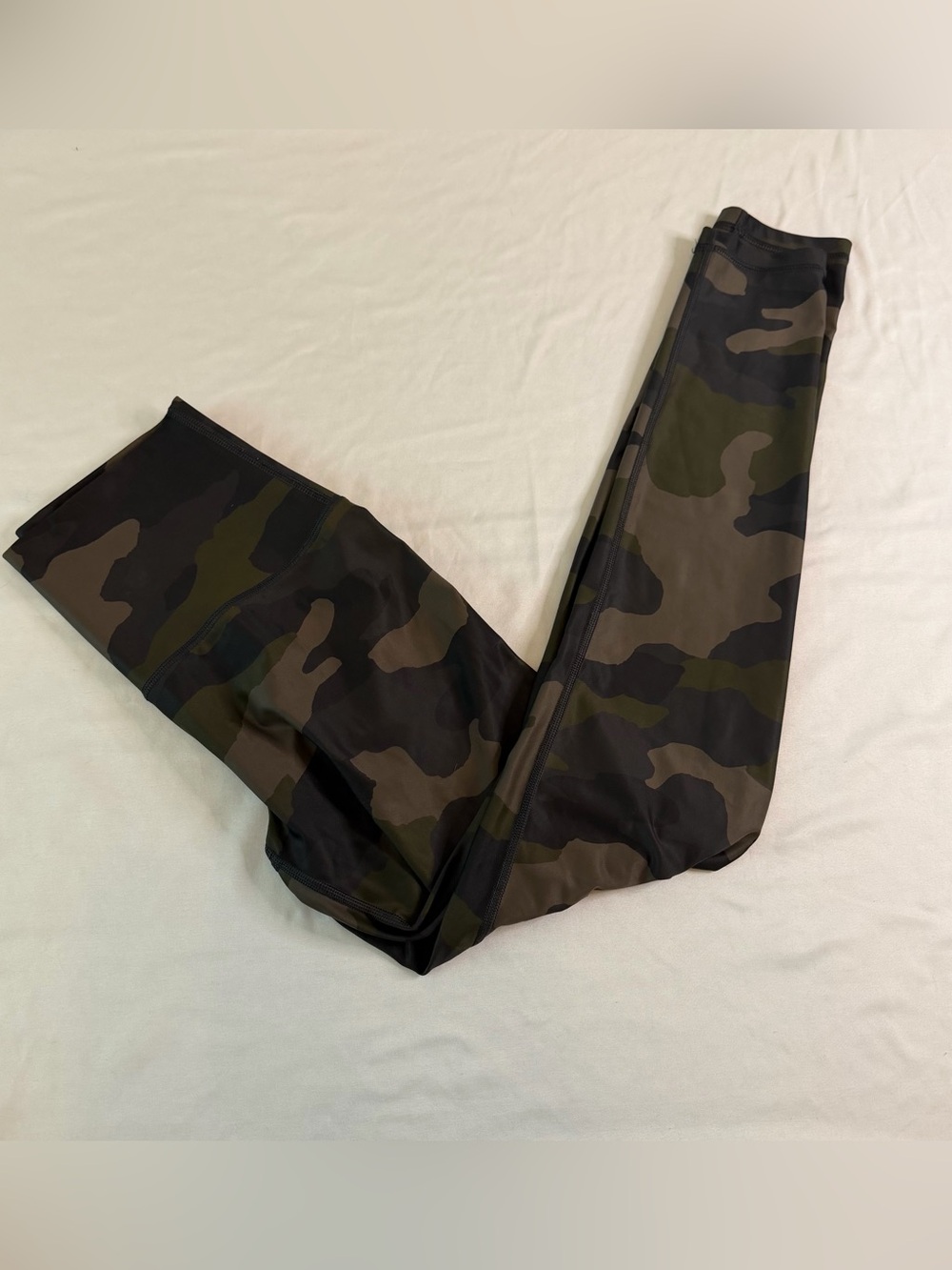 OFFLINE by Aerie High Rise Active Gym Camo Yoga Train Leggings 7/8 Length Size M